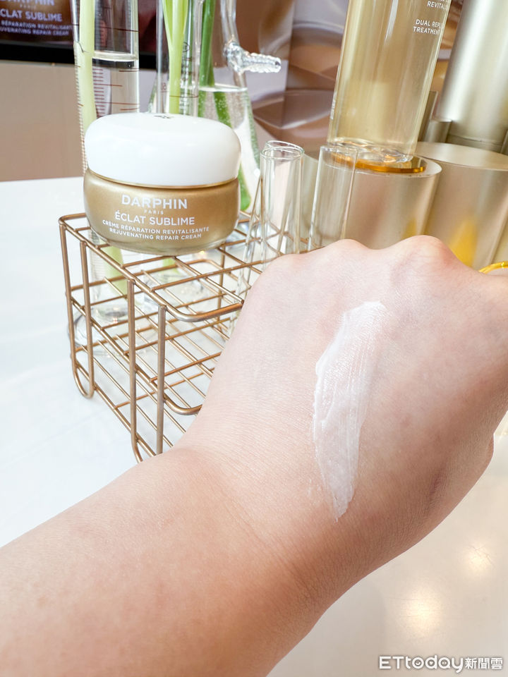 嬌蘭,朵法,醉象,油,保養,美顏油,。(圖/記者李薇攝、品牌提供)