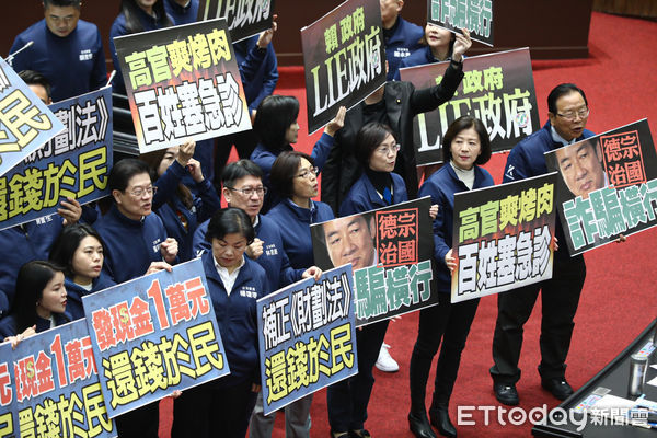 ▲行政院長卓榮泰施政報告遭國民黨團動員杯葛。(圖/記者林敬旻攝)