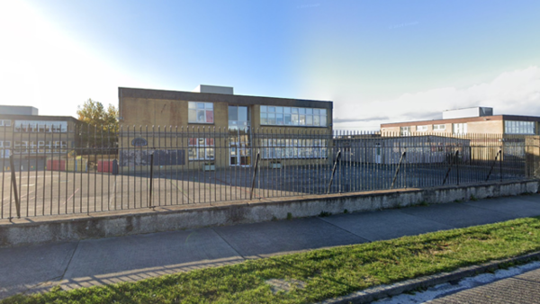 ▲▼鳥兒飛過小學「鬆嘴扔下一隻斷掌」 愛爾蘭警方調查中。(圖/翻攝Google Maps)