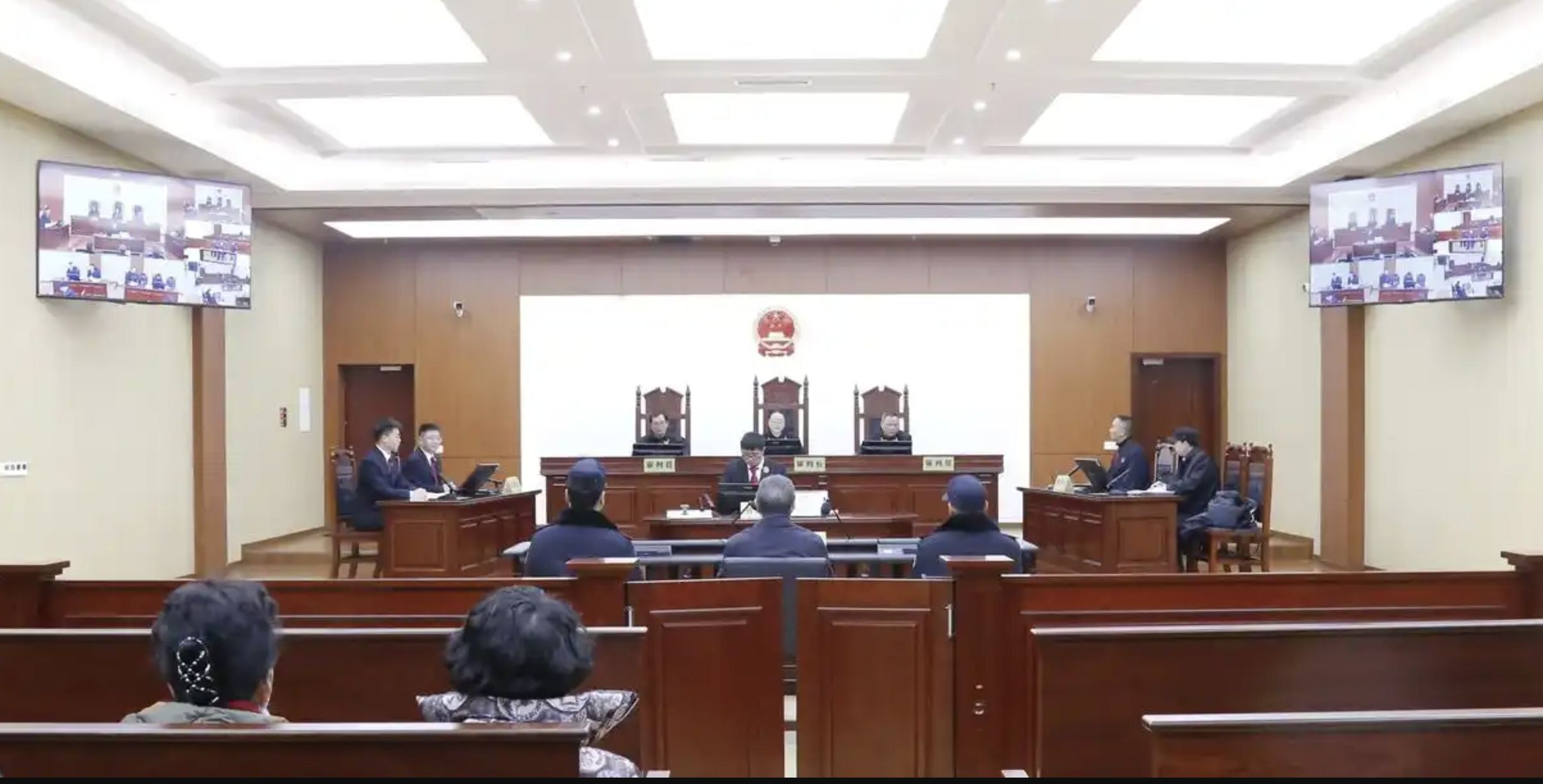 ▲貴州省公安廳交通管理局前局長施長征因貪污及私藏手槍子彈369發遭判刑12年。(圖/翻攝光明網)