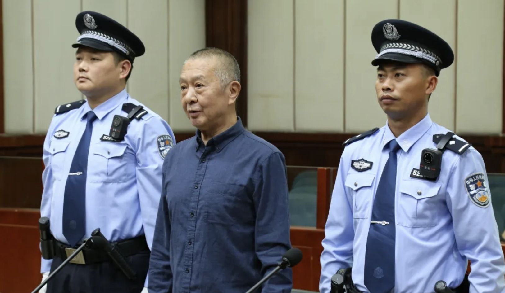 ▲貴州省公安廳交通管理局前局長施長征因貪污及私藏手槍子彈369發遭判刑12年。(圖/翻攝光明網)