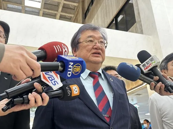 ▲▼因應急診壅塞,衛福部長邱泰源視察雙北各大醫院急診狀況。(圖/衛福部提供)