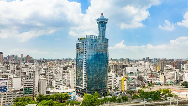 ▲台北士林萬麗酒店尊貴山景客房,台中李方艾美酒店艾美套房。(圖/台北士林萬麗酒店提供)