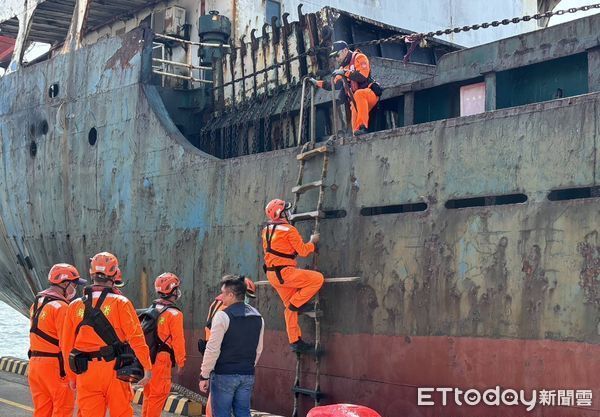 ▲台南地院以大陸王姓船長涉嫌重大,有逃亡、串證之虞,裁定羈押禁見。(圖/記者林東良翻攝,下同)