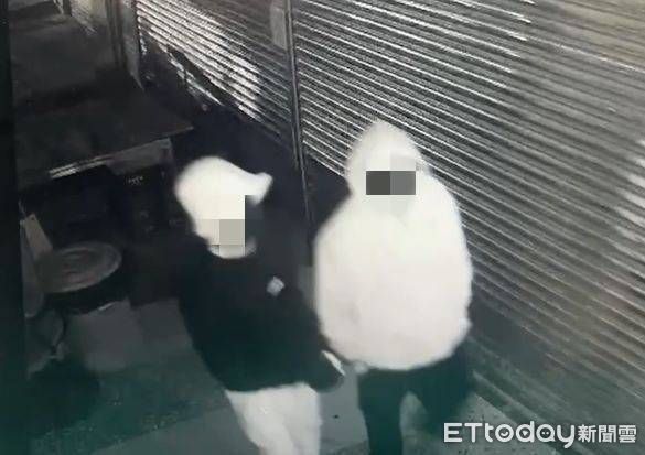 ▲基隆不動產店被盜195萬 警逮2賊疑內神通外鬼。(圖/記者郭世賢翻攝)