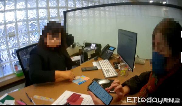 ▲▼一名「石油大亨」要匯33億美金來台灣,豐原婦人幫忙開戶,員警及時阻止詐騙。(圖/民眾提供,下同)