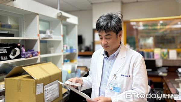 ▲▼藥師強調流感抗病毒藥劑應由醫師處方,民眾不要自行購買或使用未經醫生處方的流藥劑,避免產生健康的風險。(圖玉里醫院提供,下同)