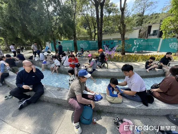 ▲▼ 高雄絕美紫斑蝶飛舞!觀光巴士免費搭 還能泡情人谷溫泉。(圖/記者賴文萱翻攝)