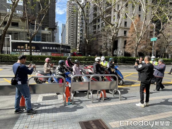 ▲▼ 新光三越開放員工拿私人物品 超嚴格規定曝 。(圖/記者鄧木卿攝)