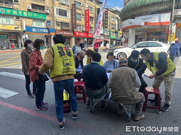 ▲▼ 罷免吳思瑤連署站 。(圖/記者崔至雲攝)