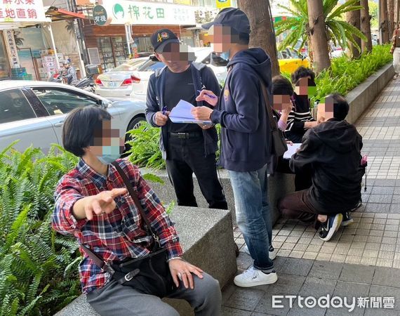 ▲▼ 罷免吳思瑤連署站 。(圖/記者崔至雲攝)