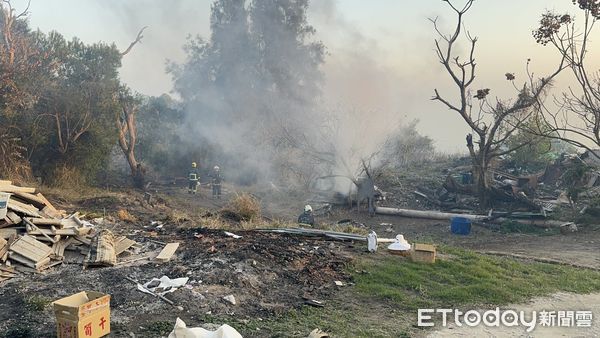 ▲▼ 金城鎮文臺寶塔附近發生雜草火災 。(圖/記者林名揚翻攝)