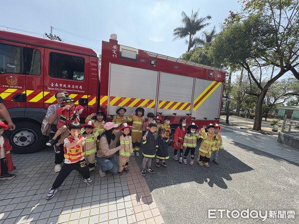 ▲台南市安定區公所攜手與消防局第四大隊安定分隊,推動防災防火意識活動。(圖/記者林東良翻攝,下同)