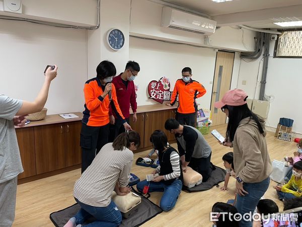 ▲台南市安定區公所攜手與消防局第四大隊安定分隊,推動防災防火意識活動。(圖/記者林東良翻攝,下同)