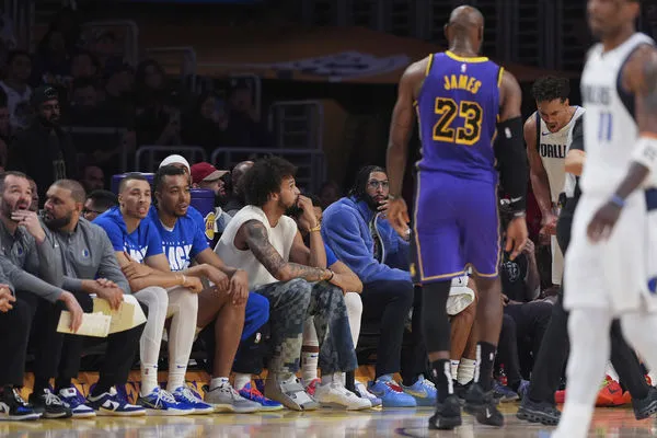 ▲▼戴維斯日前重返湖人主場。(圖/達志影像/美聯社)