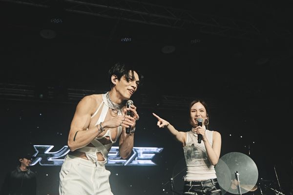 ▲▼「行走春藥」是他!KIRE開唱簽切結書 只穿肚兜服侍女粉:大力摸我。(圖/The Kid Who Flew翼有限公司提供)