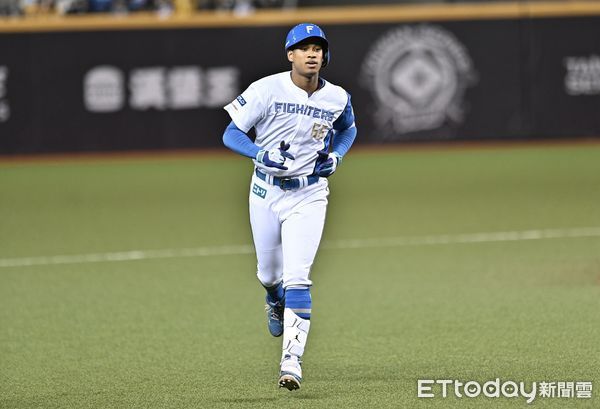 ▲▼ 日職北海道日本火腿鬥士隊2025台灣交流賽,萬波中正 。(圖/記者李毓康攝)