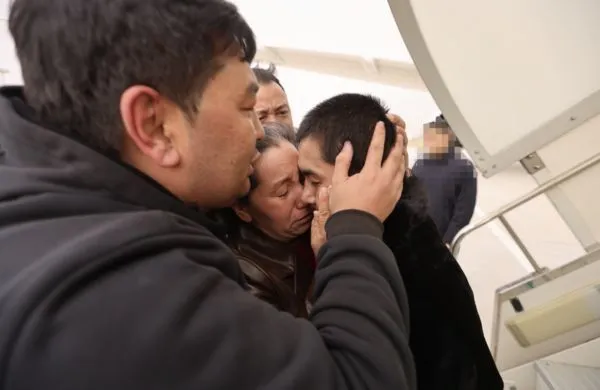 ▲▼泰國遣返40名維吾爾人 陸強調「全非難民」。(圖/翻攝陸駐泰使館)