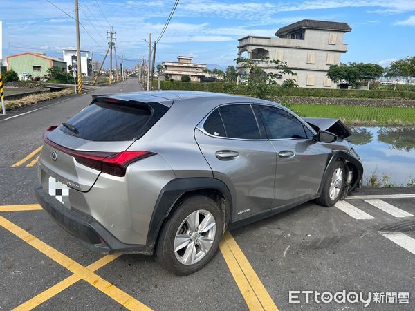 ▲▼宜蘭五結兩車相撞一車衝進田中,2乘客愛傷送醫。(圖/記者游芳男翻攝,下同)
