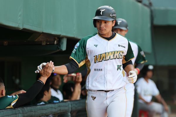 ▲曾昱磬開轟。(圖/台鋼雄鷹提供)