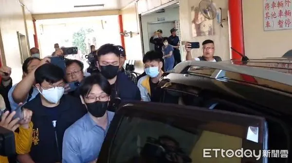 ▲台南國中生遺體今解剖,檢座離開。(圖/記者林東良翻攝)