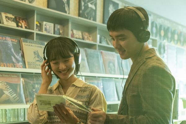 ▲▼韓版《不能說的秘密》都敬秀吻2女! 被吻戲逼瘋:旁邊好多人在看⋯。(圖/網銀國際影視提供)