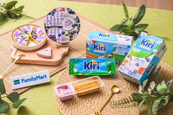 ▲▼全家再度合作台灣在地藍莓品牌「山丘藍」,推出「Fami!ce × 山丘藍藍莓霜淇淋」,同步推出2款藍莓與起司碰撞新品。(圖/業者提供)