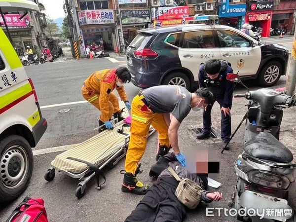 ▲70歲基隆男突感不適倒地。(圖/記者郭世賢翻攝)