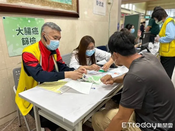 ▲國民健康署自今年起放寬癌症篩檢與成人健檢的對象,竹山秀傳醫院也為民眾加開整合性篩檢的場次。(圖/記者高堂堯翻攝,下同)