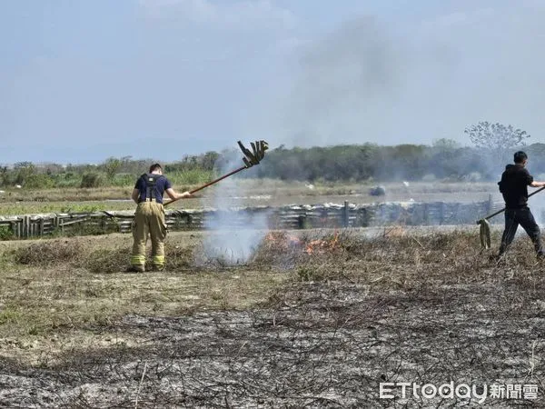 ▲清明掃墓慎終追遠,但經常發生使用火源不慎引起火災,台南市消防局呼籲民眾:「清明掃墓不用火,防止火災發生」。(圖/記者林東良翻攝,下同)