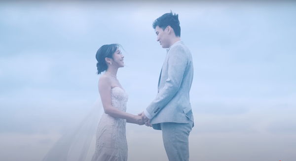 ▲▼蔡佩軒與未婚夫J先生在〈卡農 in Love〉MV。(圖/可瑞思國際娛樂提供)