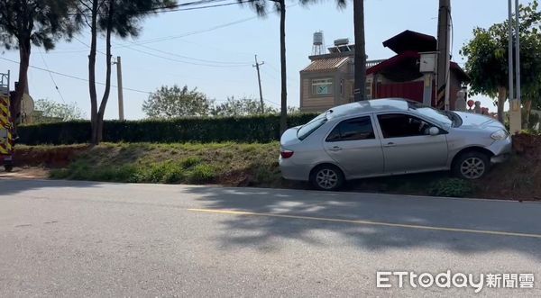 ▲金門超車車禍釀2傷送醫。(圖/記者林名揚翻攝,下同)