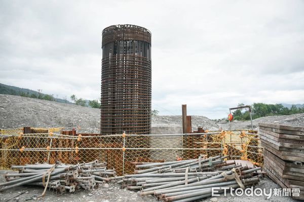 ▲▼花蓮玉長大橋基樁施作完畢,重建工程預計明年5月初完工。(圖/花蓮縣政府提供,下同)
