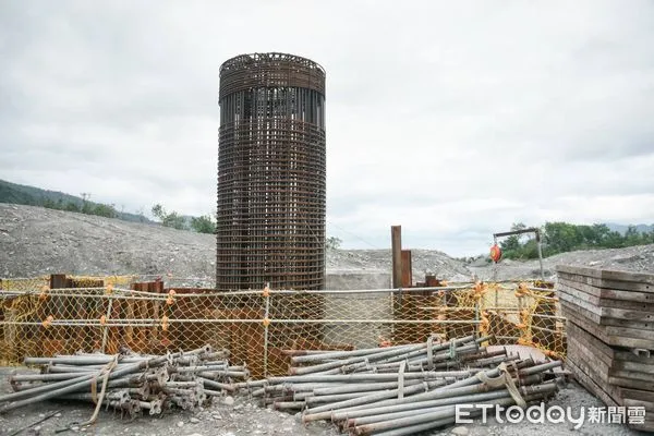 ▲▼花蓮玉長大橋基樁施作完畢,重建工程預計明年5月初完工。(圖/花蓮縣政府提供,下同)