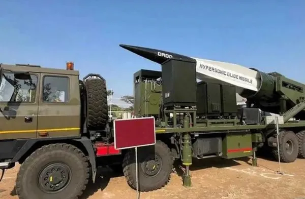 ▲▼印度首度公開BM-04高超音速導彈,最大射程可達1500公里,被稱為「印度版東風-17」。(圖/翻攝自騰訊軍事)