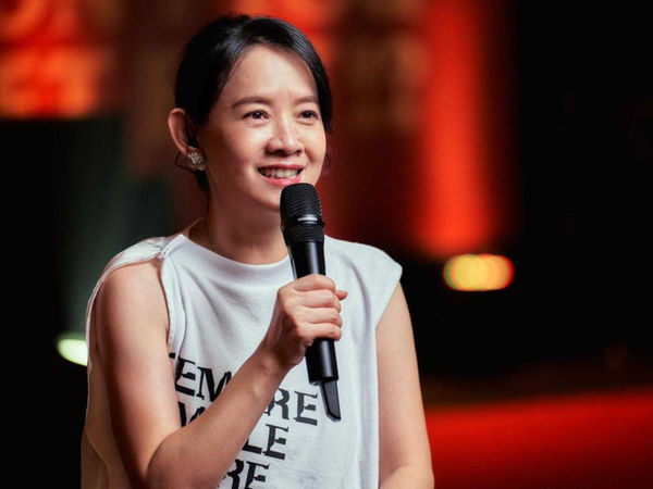 曾寶儀希望用溝通課讓大家練習溝通與聆聽。(圖/翻攝自曾寶儀臉書)