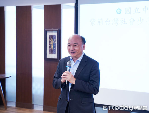 ▲▼ 台灣超高齡社會學術研究 戴浩一捐款千萬設立研究基金 。(圖/中正大學提供)