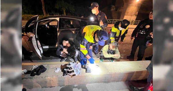 行動運毒車臭襪藏海洛因3人遭逮 毒蟲辯「不知怎在我身上」員警也氣笑