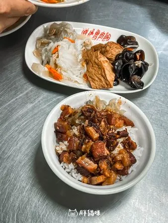 ▲▼道地魯肉飯。(圖/部落客胖貓咪的奇幻旅程授權提供)