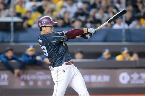 ▲樂天桃猿林立。(圖/樂天桃猿提供)