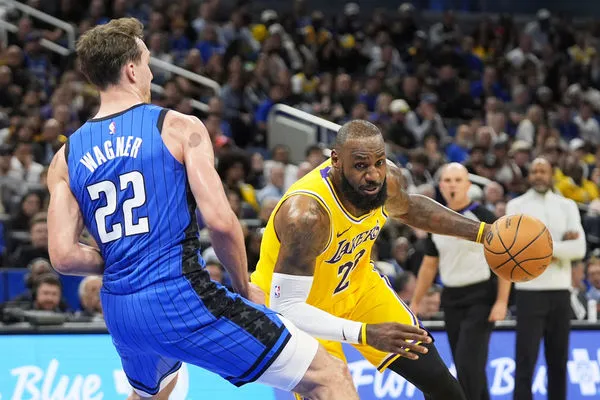 ▲▼湖人詹姆斯、唐西奇。(圖/達志影像/美聯社)