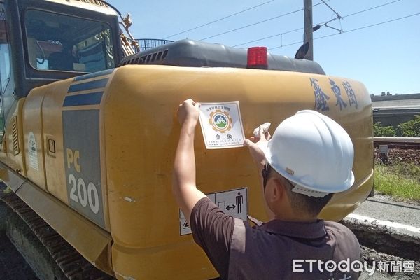 ▲環保局協助免費到場檢測。(圖/花蓮縣政府提供,下同)