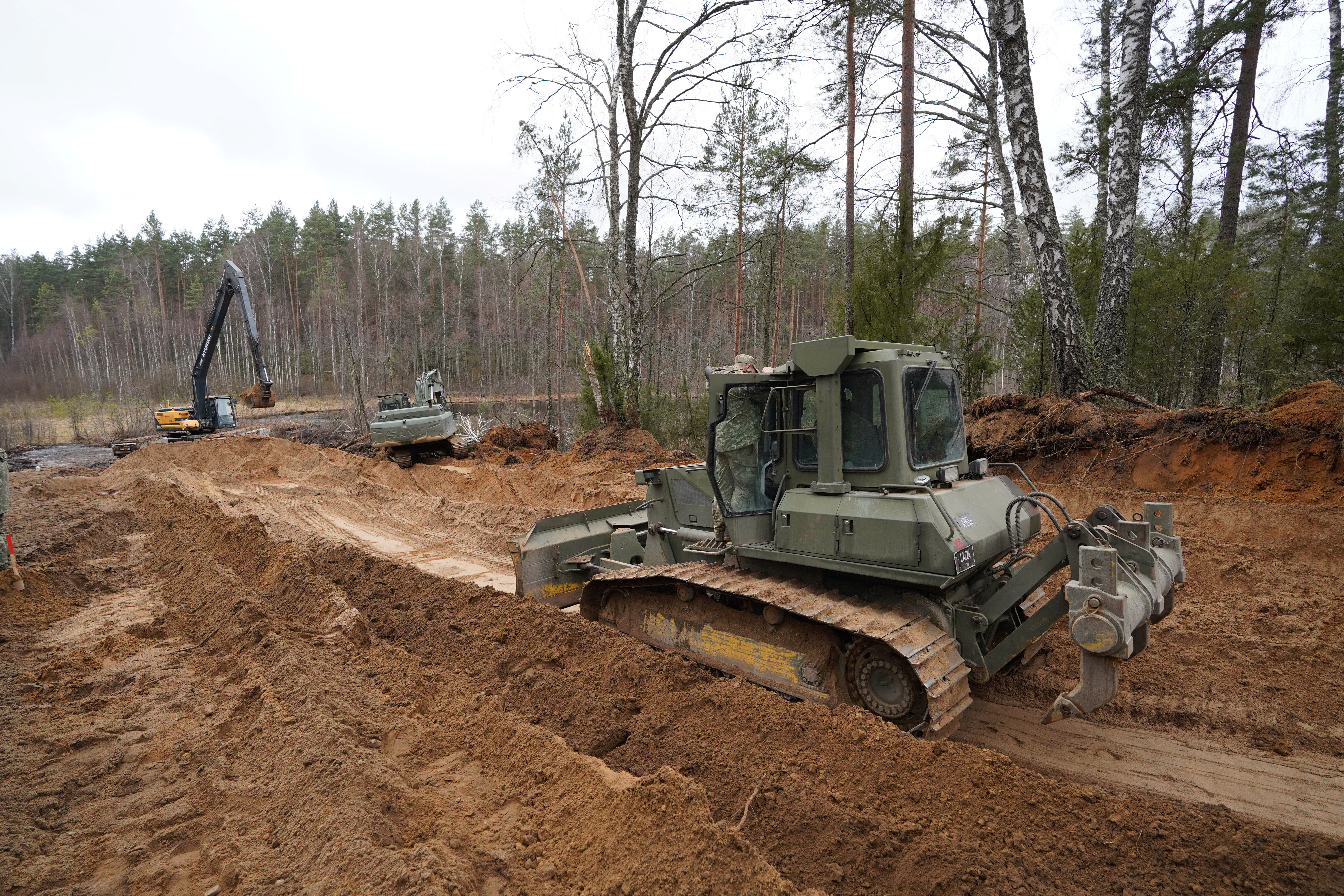 ▲美軍裝甲車在立陶宛訓練時「陷入沼澤」釀4兵喪命。(圖/路透)