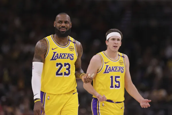 ▲▼湖人天王詹姆斯發生致命失誤,目睹公牛吉迪砍進半場壓哨絕殺。(圖/達志影像/美聯社)