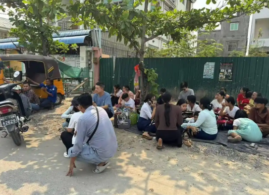 ▲▼成都女子在緬甸曼德勒親歷地震。(圖/翻攝自封面新聞)