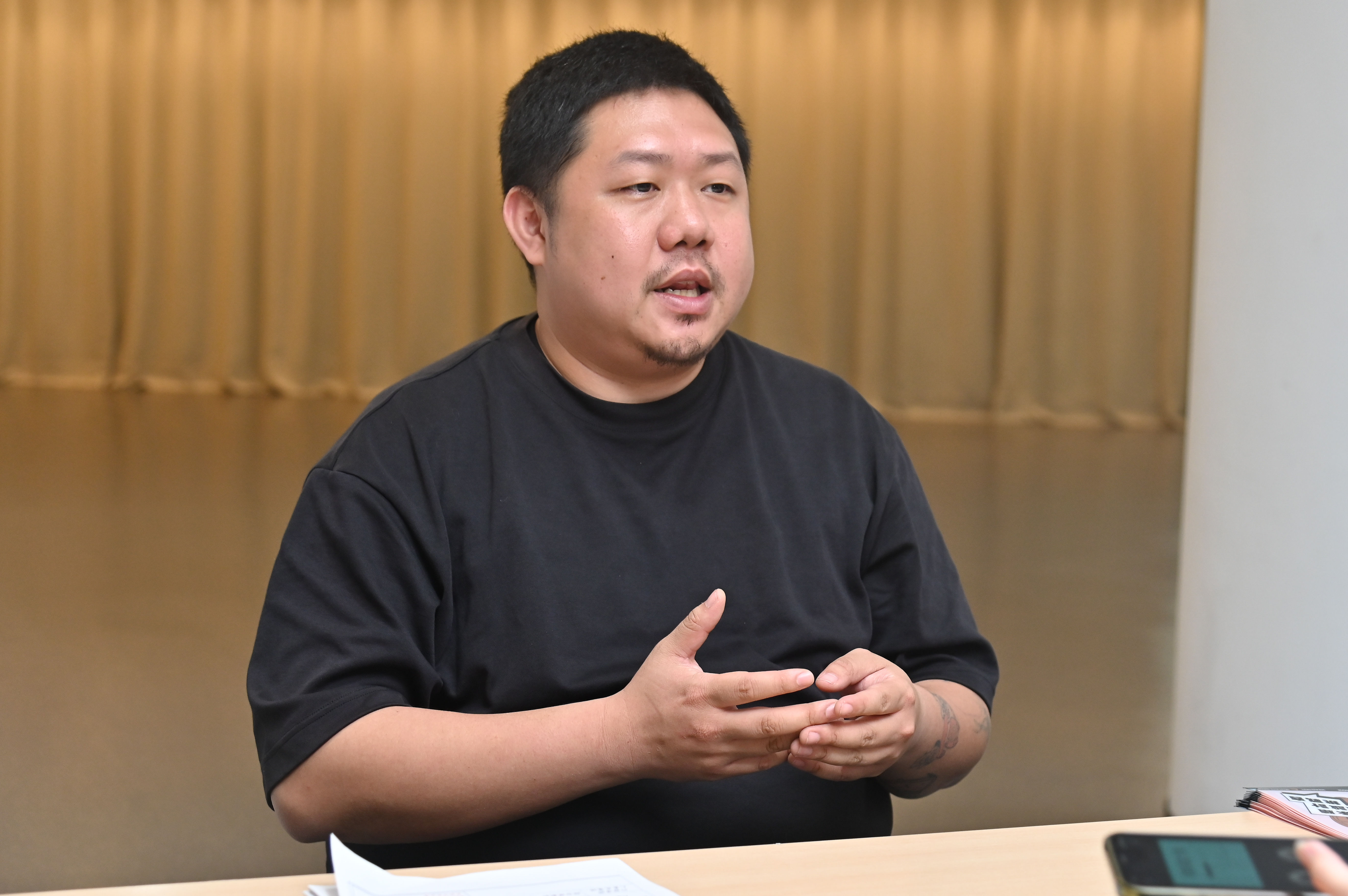 ▲▼2025 Social Designer青年永續社會設計挑戰賽開幕儀式,「法律白話文運動」營運長徐書磊。(圖/記者李毓康攝)