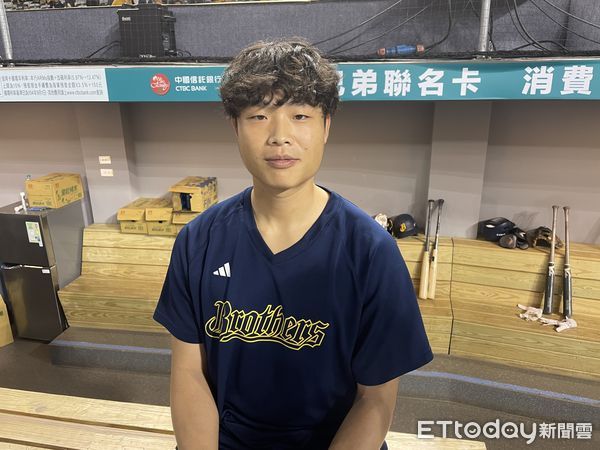 ▲中信兄弟莎菈、伍立辰、陳冠穎。(圖/記者楊舒帆攝)