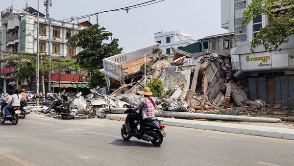 ▲▼ 緬甸28日大地震,建築物嚴重損毀。(圖/路透)
