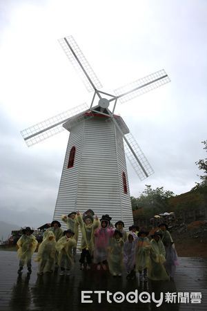 ▲清境農場與春陽社區發展協會、中寮石龍宮合作為弱勢兒童辦理「童心協綠.親近清境」活動。(圖/清境農場提供)