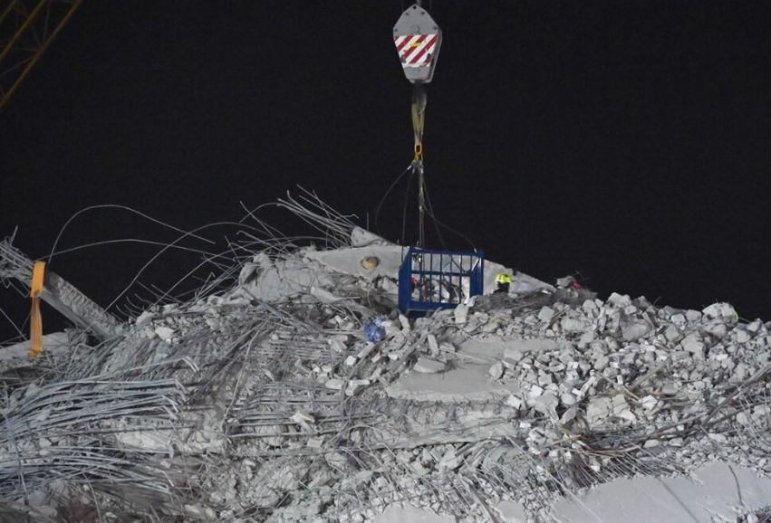 ▲▼曼谷倒塌大樓「發現6受困者」僅1人還在動。(圖/翻攝自khaosod)